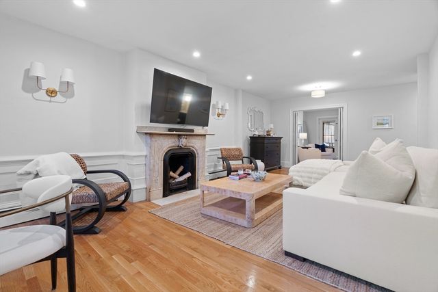 161 Warren Avenue A, Boston, MA 02118