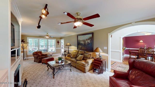 2601 Saint John Circle, Kinston, NC 28504