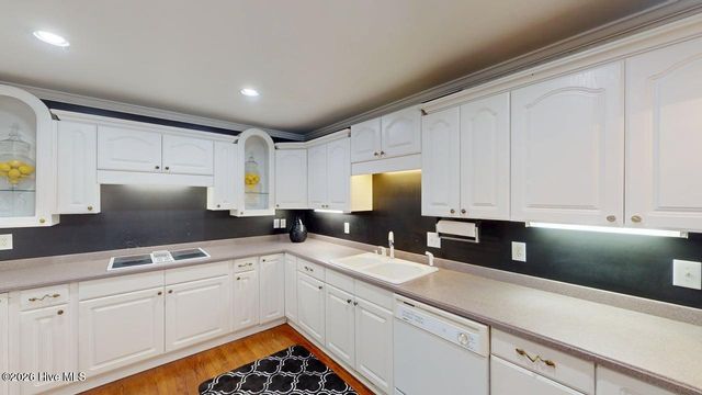 2601 Saint John Circle, Kinston, NC 28504