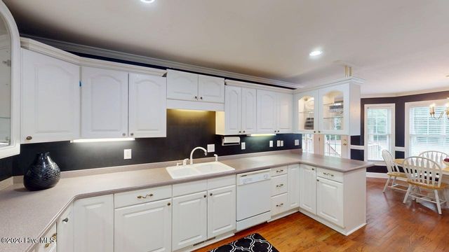 2601 Saint John Circle, Kinston, NC 28504