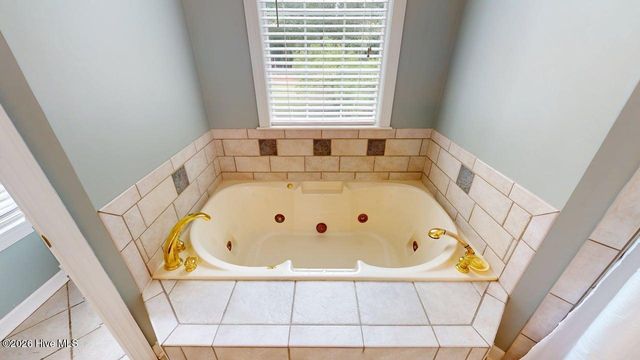 2601 Saint John Circle, Kinston, NC 28504