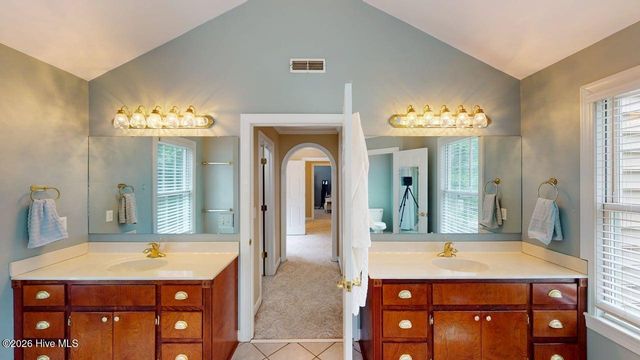 2601 Saint John Circle, Kinston, NC 28504