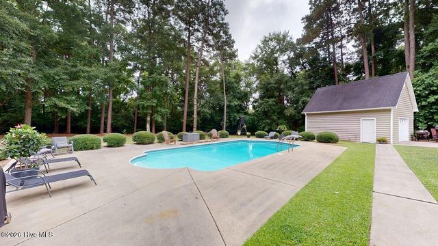 2601 Saint John Circle, Kinston, NC 28504