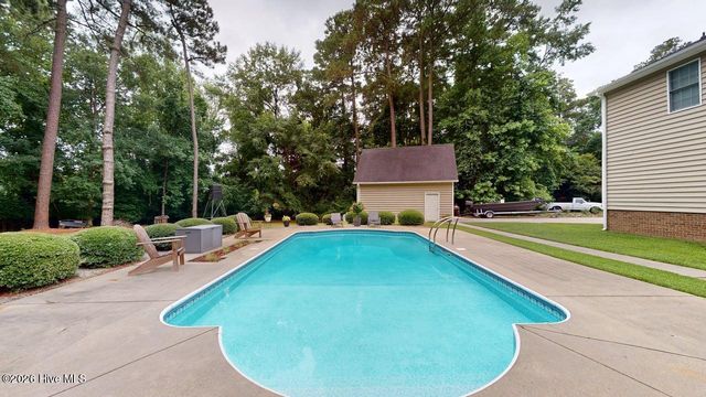 2601 Saint John Circle, Kinston, NC 28504