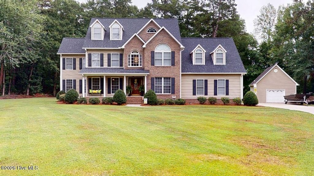 2601 Saint John Circle, Kinston, NC 28504