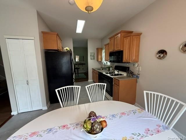 6 Daremy Circle, Medford, NY 11763