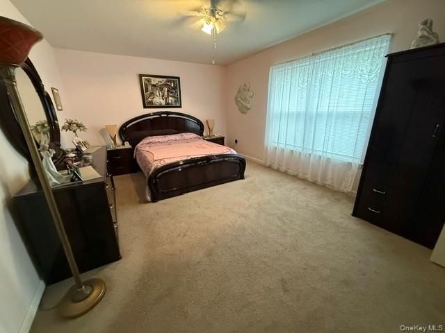 6 Daremy Circle, Medford, NY 11763