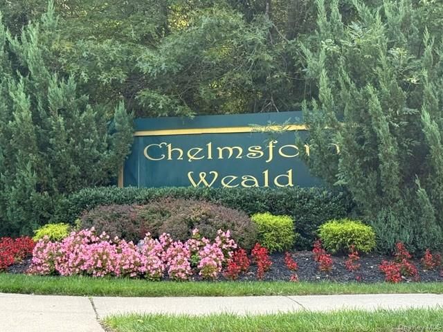 6 Daremy Circle, Medford, NY 11763