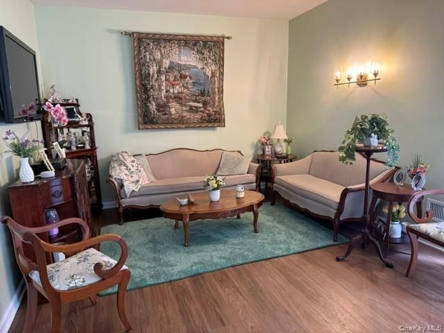 6 Daremy Circle, Medford, NY 11763