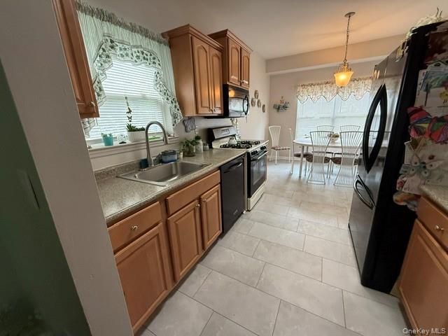 6 Daremy Circle, Medford, NY 11763