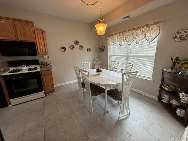 6 Daremy Circle, Medford, NY 11763