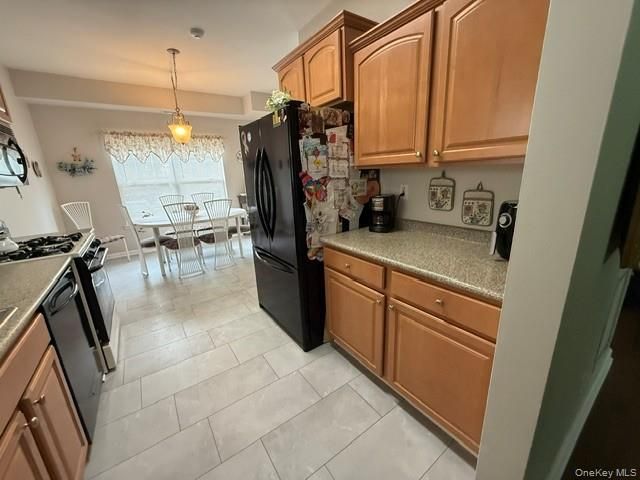 6 Daremy Circle, Medford, NY 11763