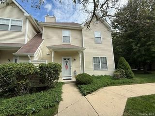 6 Daremy Circle, Medford, NY 11763