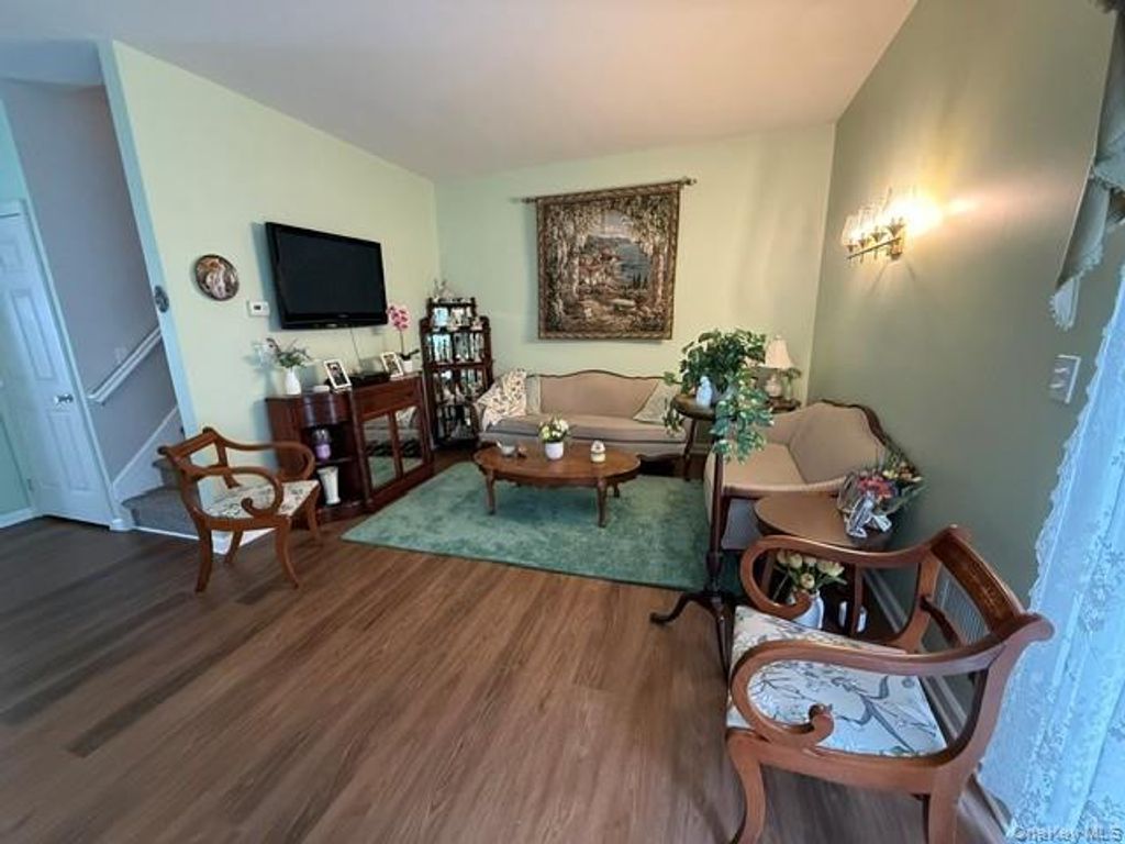 6 Daremy Circle, Medford, NY 11763 — photo 2