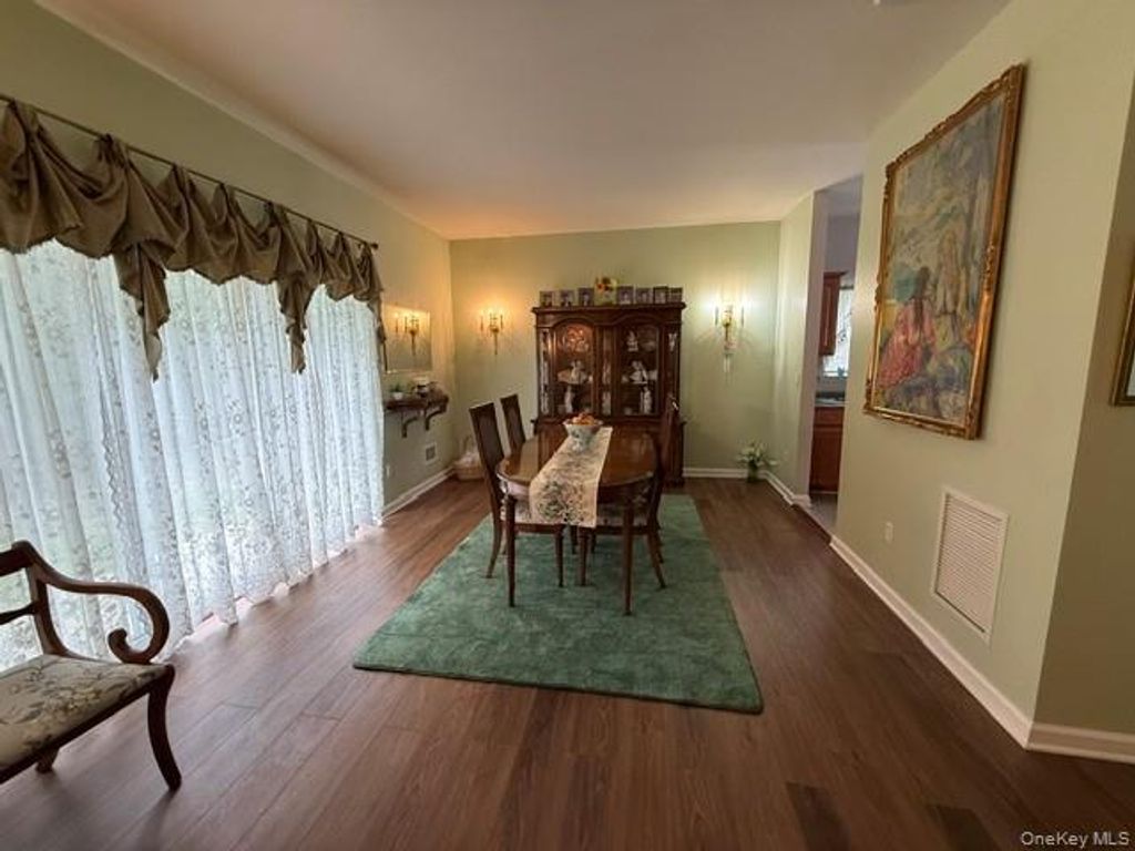 6 Daremy Circle, Medford, NY 11763 — photo 5
