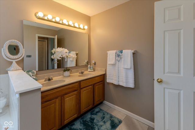 13723 Gladden Lane, Fishers, IN 46038