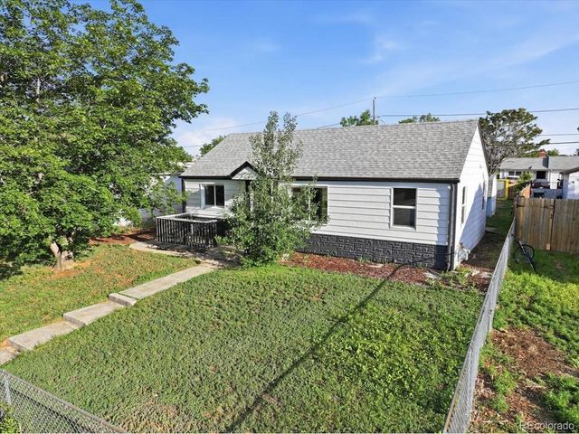 7194 Garden Ln, Commerce City, CO 80022