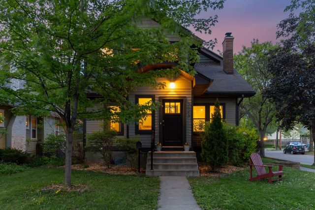3043 31st Avenue S, Minneapolis, MN 55406