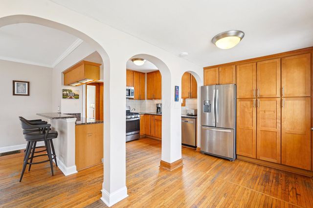 116 E Dunedin Road, Columbus, OH 43214