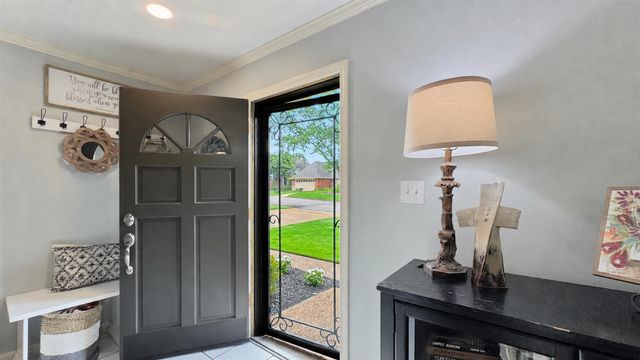 8818 KENBROOK CV, Memphis, TN 38018