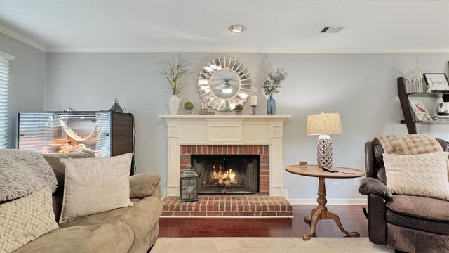 8818 KENBROOK CV, Memphis, TN 38018