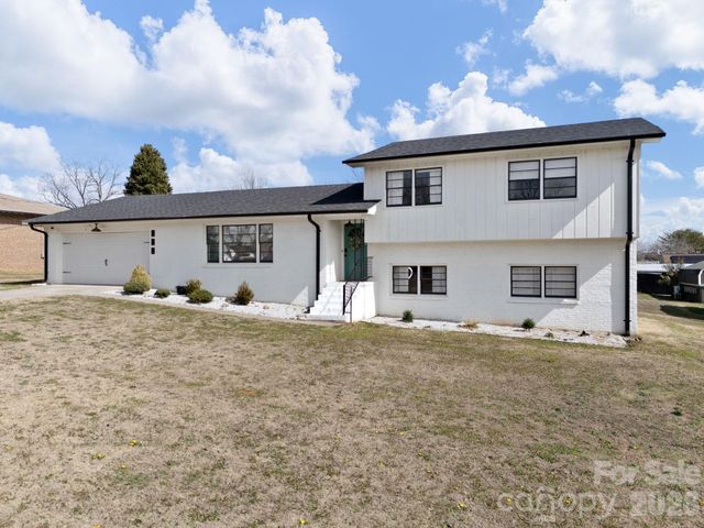 508 American Legion Road, Greer, SC 29651