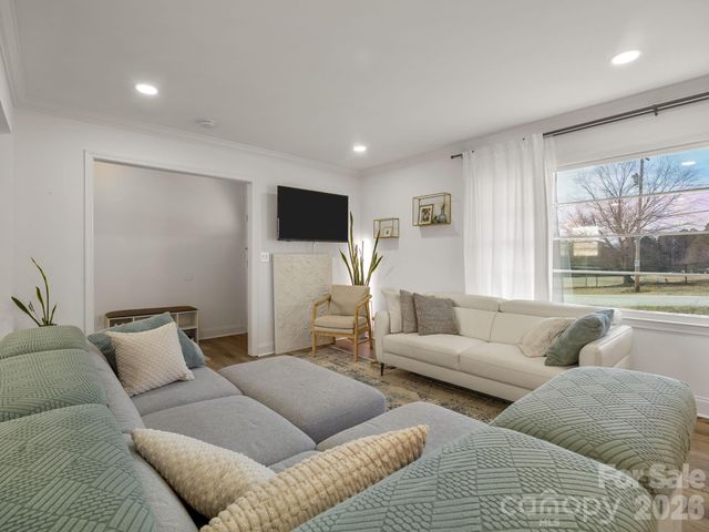 508 American Legion Road, Greer, SC 29651