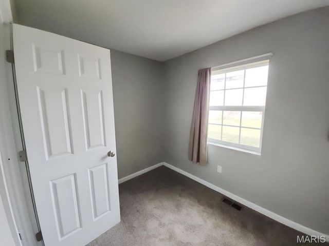 25492 Pennington Drive, Lebanon, MO 65536