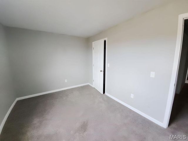 25492 Pennington Drive, Lebanon, MO 65536