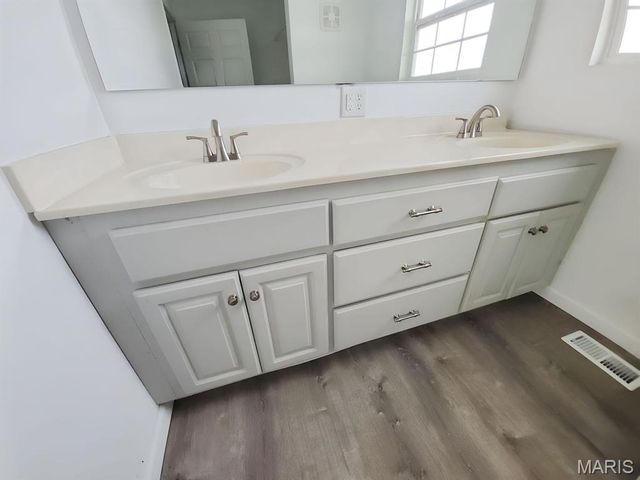 25492 Pennington Drive, Lebanon, MO 65536