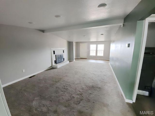 25492 Pennington Drive, Lebanon, MO 65536