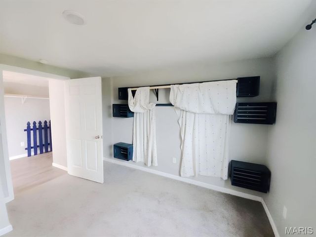 25492 Pennington Drive, Lebanon, MO 65536