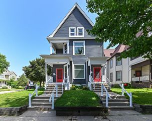 400 E Garfield AVENUE #402, Milwaukee, WI 53212