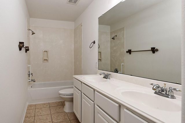 54 Galway, The Woodlands, TX 77382