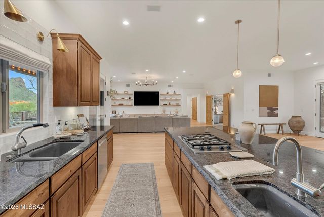 1961 S Diamond D Drive, Tucson, AZ 85713