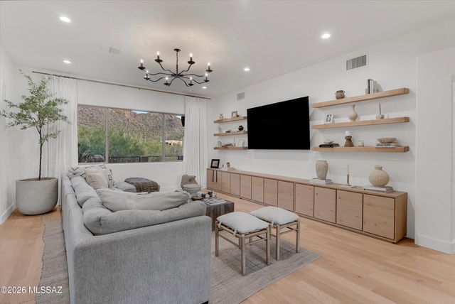 1961 S Diamond D Drive, Tucson, AZ 85713