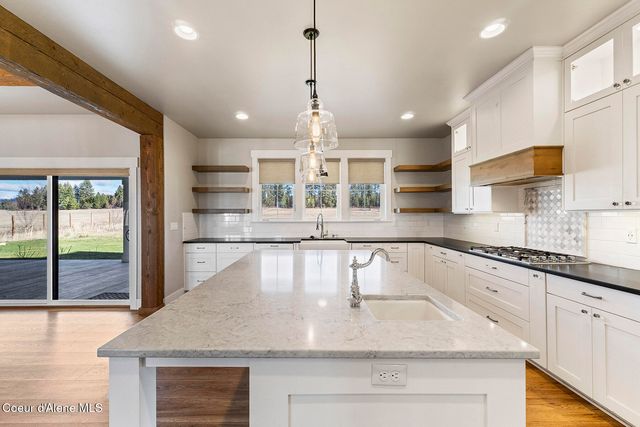 12378 N MEADOW WOOD LN, Hayden, ID 83835