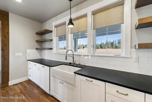 12378 N MEADOW WOOD LN, Hayden, ID 83835