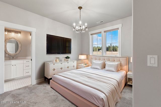 12378 N MEADOW WOOD LN, Hayden, ID 83835