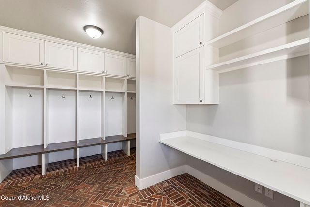 12378 N MEADOW WOOD LN, Hayden, ID 83835