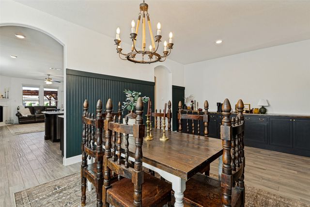 2809 Grizzly Road, Aubrey, TX 76227