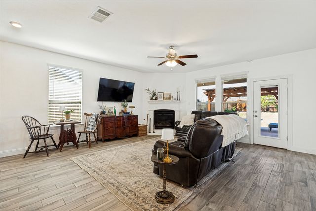2809 Grizzly Road, Aubrey, TX 76227