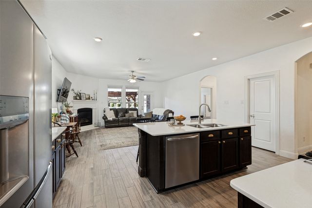 2809 Grizzly Road, Aubrey, TX 76227