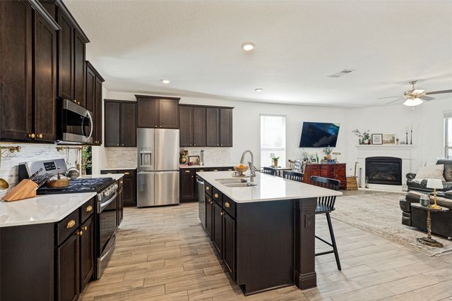 2809 Grizzly Road, Aubrey, TX 76227