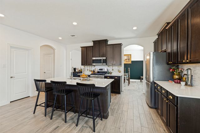 2809 Grizzly Road, Aubrey, TX 76227