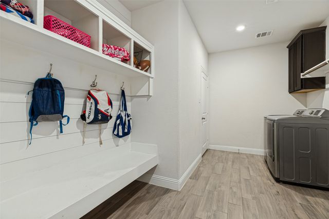 2809 Grizzly Road, Aubrey, TX 76227
