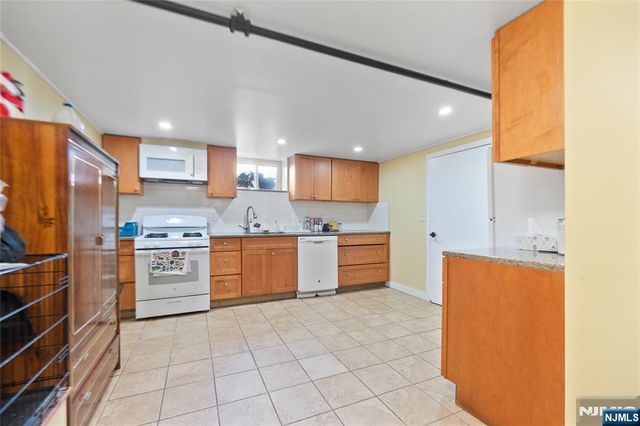 120 S Prospect Avenue, Hackensack, NJ 07601