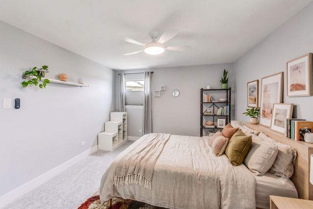 925 S 8th Avenue 12, La Grange, IL 60525