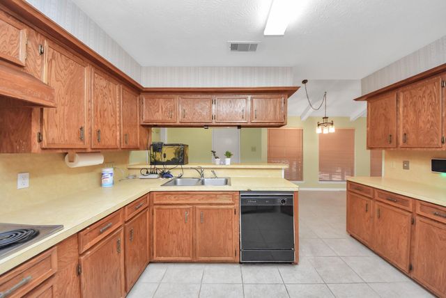 4019 Cedar Forest Drive, Kingwood, TX 77339