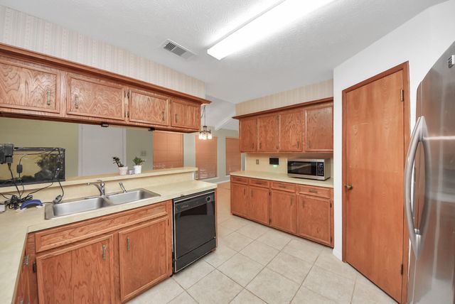 4019 Cedar Forest Drive, Kingwood, TX 77339